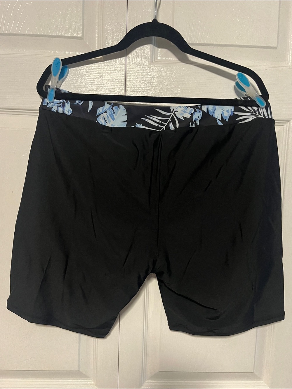 Womens 2 Piece Black Swim with Floral Shorts with Blue Floral Bikini Top Size 2X - Picture 6 of 8